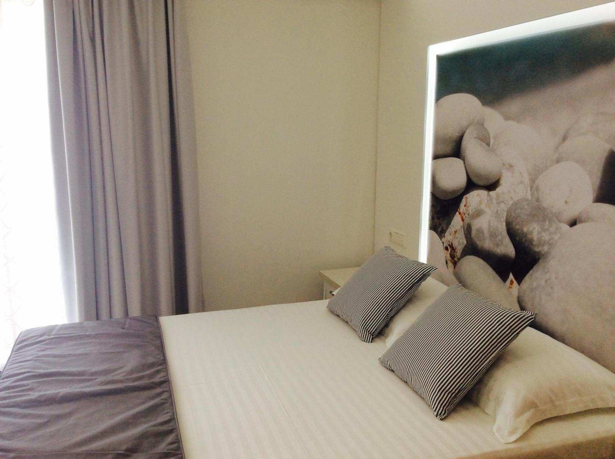 Apartment Muses Studios